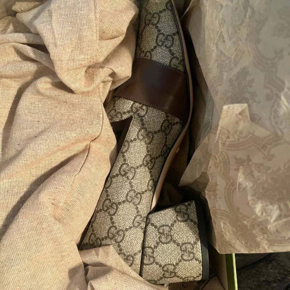 Gucci Supreme Low Pump